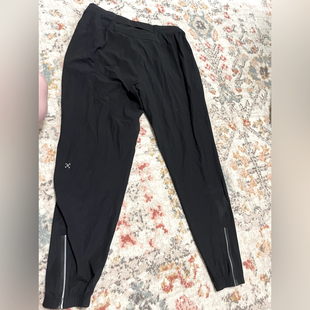 Lululemon Black Joggers Size L Reflective Zip New Without Tag